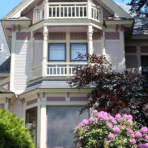 254 South Union Street Guest House
